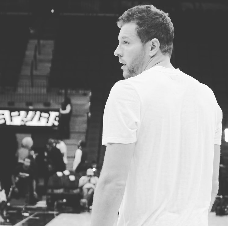 spurs's tweet photo. Silver &amp; Black. #GoSpursGo https://t.co/egrujMIoJv