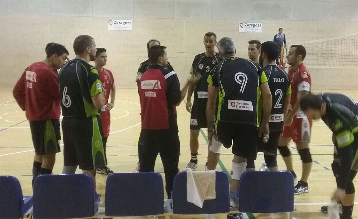 ClubVoleibolZGZ's tweet photo. Gran debut del @ClubVoleibolZGZ en la liga de Primera División Masculina con victoria 3-0 frente al CV Alcorcón. #CVZ #CVZaragoza #GoCVZ https://t.co/rpbj2YyCxH