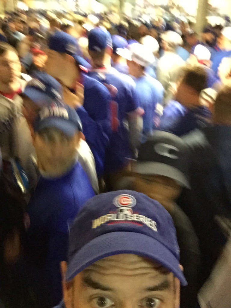 rjhunt1's tweet photo. Just tried to get to the men's room at Wrigley Field - wow! #humantrafficjam https://t.co/m87pSjXSJP