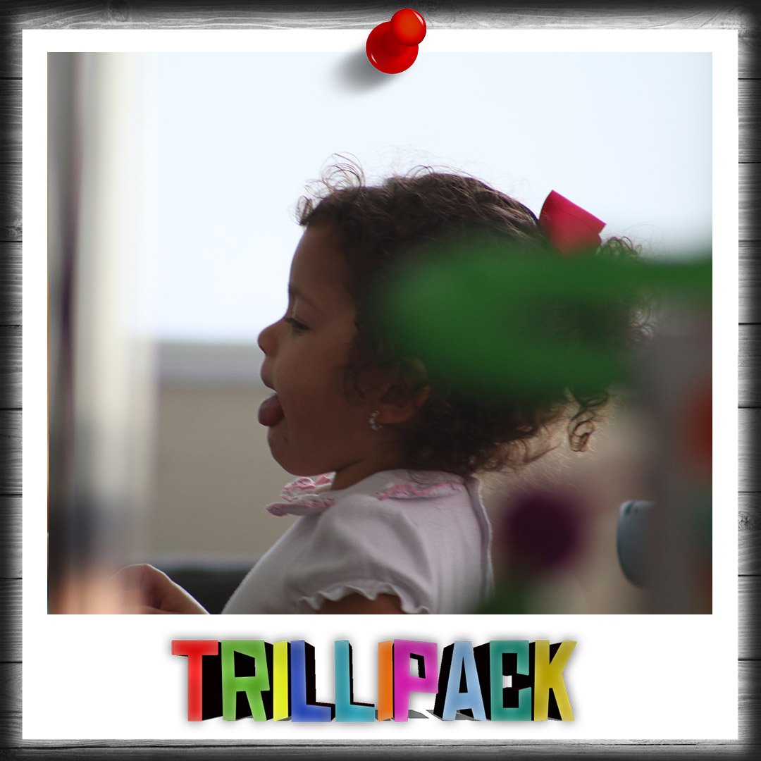 Trillipack's tweet photo. Alfonsina siempre esta haciendo caras graciosas jejejeje #Trillipack #grasiosa #funny #sister #lengua #miami #cute https://t.co/OQCdG5Y98s