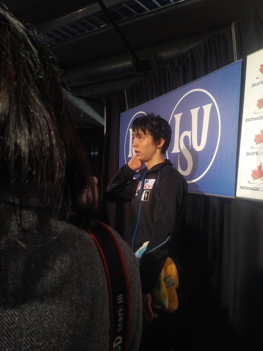 skatingpj's tweet photo. Yuzuru Hanyu talking to the media after free at #skatecanada https://t.co/XFDVuGiv3o