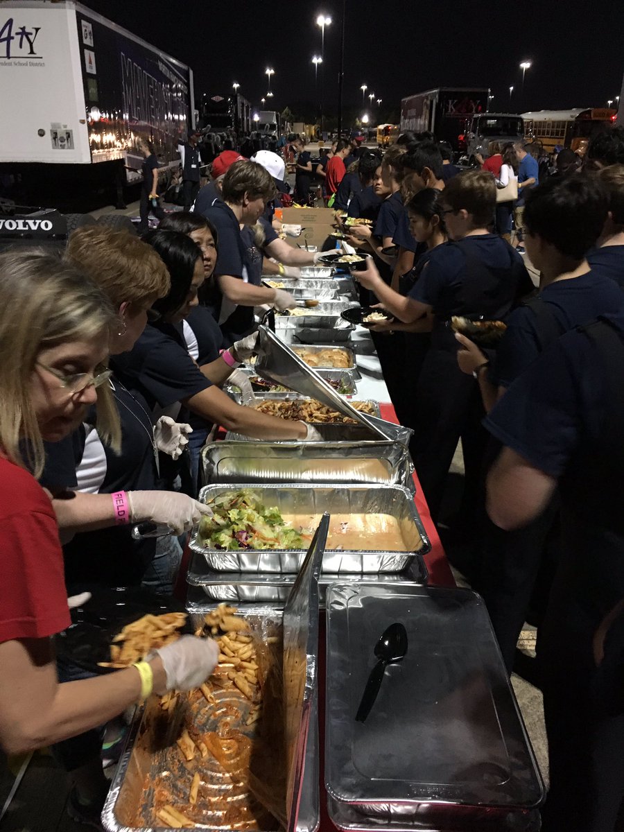 CLHSBAND's tweet photo. If we make it to finals, we'll have @Carrabbas 2 thank! #BandFuel #Lake2State https://t.co/qd6TRjxR0r