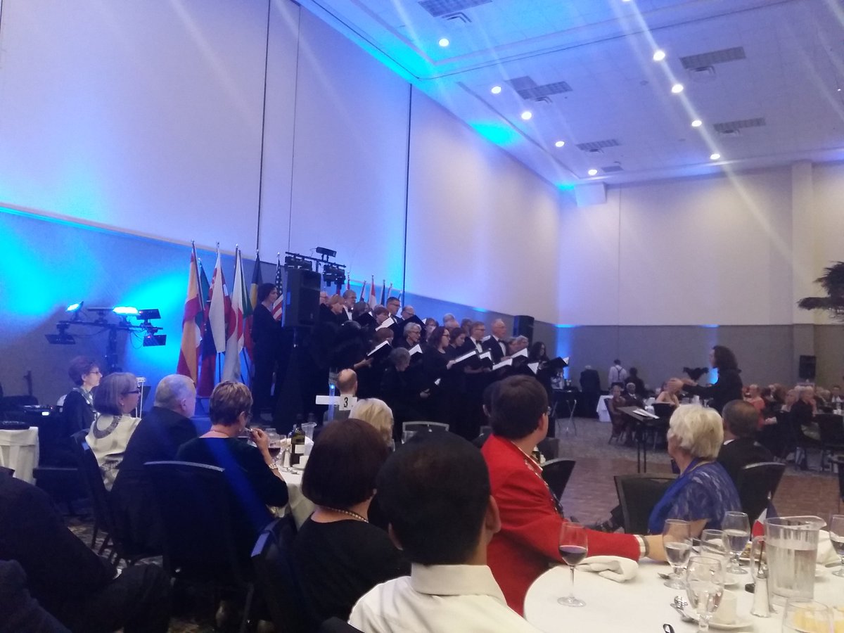 Musical atmosphere in 6 languages at <a href="/DisCon7040/">DisCon7040</a> gala #100RotaryOttawa