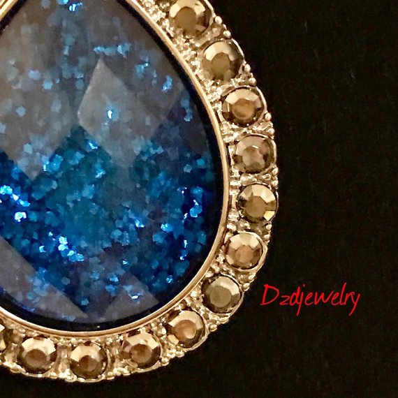 dezdmc1981's tweet photo. #bluependants #blue #necklaces #costumejewelry #bluesapphire #Dzdjewelry  #neckcandy #jewelry https://t.co/DicBewNrDA  #sale https://t.co/hsf19nVyAO