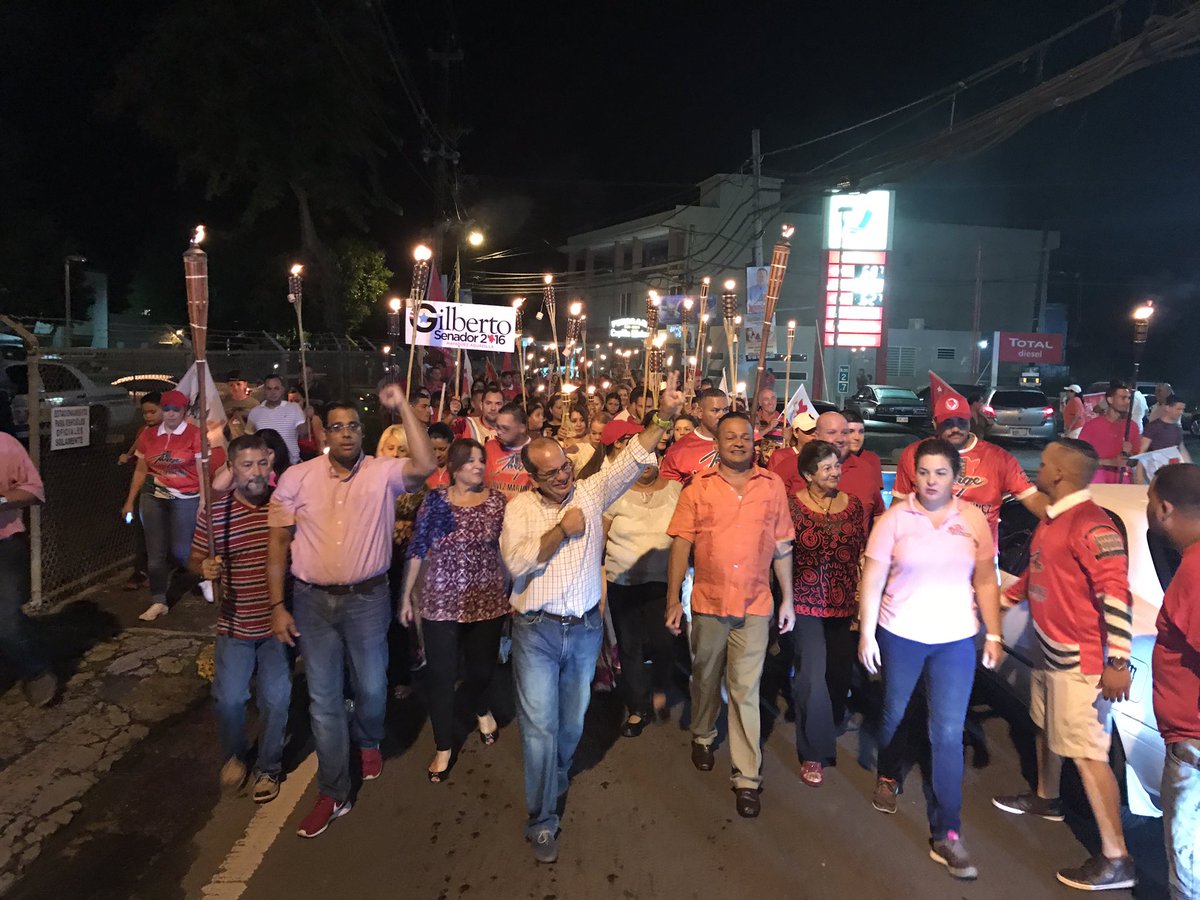 Hoy en la Marcha de las Antorchas con nuestro alcalde Jorge Estévez, <a href="/SenadorGilberto/">Gilberto Rodríguez</a> Sen. Miguelito Ruiz y <a href="/PitiGandara/">Luisa Piti Gándara</a> Adelante popular!