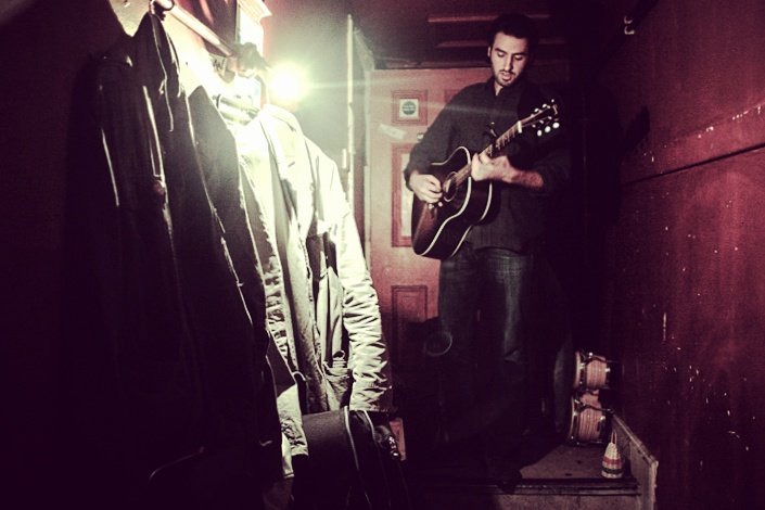 allypettyphoto's tweet photo. ARI HEST
@ahest #arihest #soindieithurts #tour #musicians #music #artists #guitar #folio > https://t.co/0ggX2NNQxy https://t.co/Ud3D36no1x