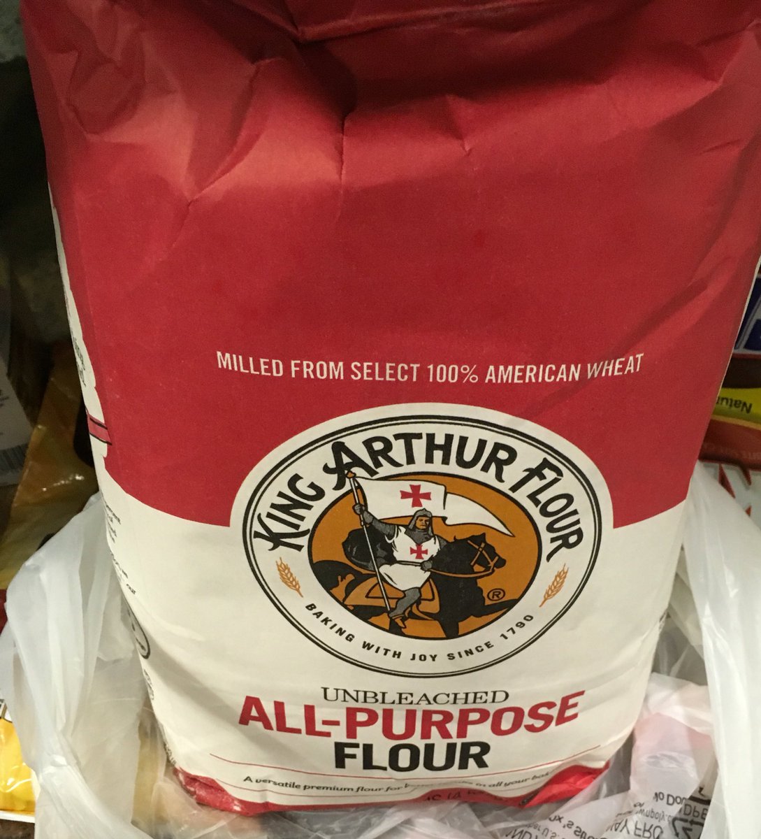 SicklySamurai's tweet image. "I met a fellow saber class servant while I was out."