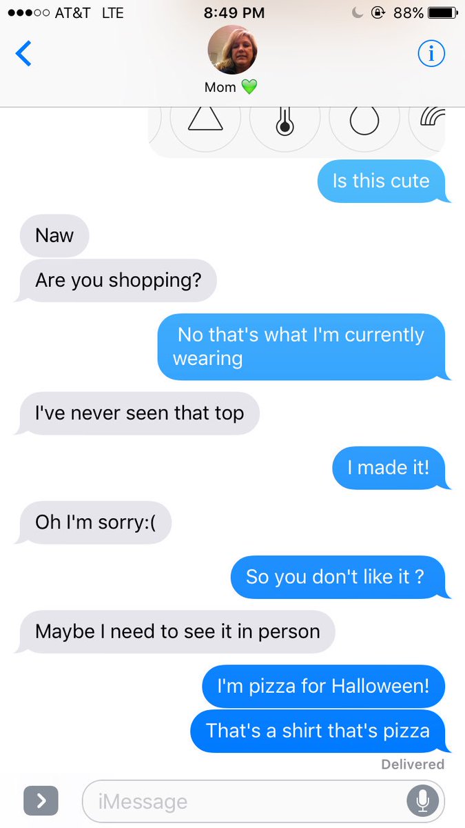 ashleypeper's tweet photo. When your mom doesn't understand your Halloween costume https://t.co/Z2uUwHpJfg