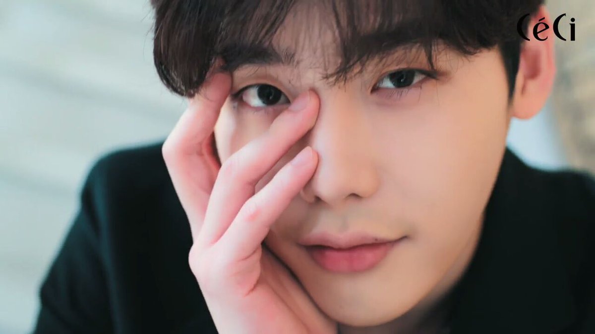 LeeJongSukWorld's tweet photo. [SCREENCAP5] #이종석 #LeeJongSuk for Ceci ❤ https://t.co/JCSDEuYSsf