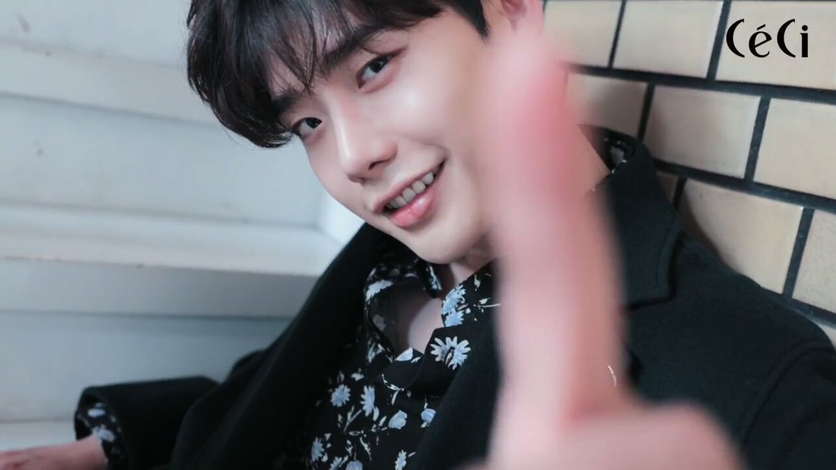 LeeJongSukWorld's tweet photo. [SCREENCAP6] #이종석 #LeeJongSuk for Ceci ❤ https://t.co/nYbnUC6Tpw