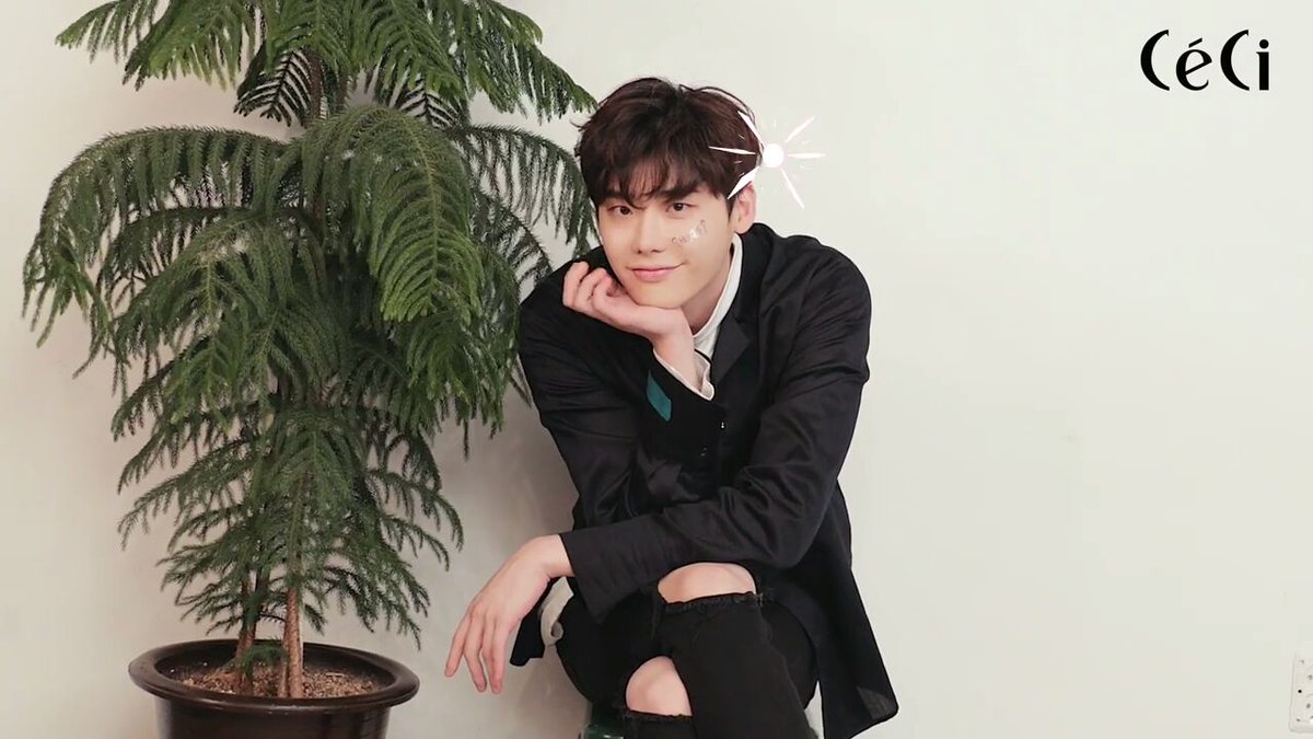 LeeJongSukWorld's tweet photo. [SCREENCAP] #이종석 #LeeJongSuk for Ceci ❤ https://t.co/59nGHGWSOY