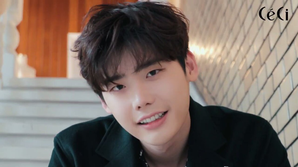 LeeJongSukWorld's tweet photo. [SCREENCAP3] #이종석 #LeeJongSuk for Ceci ❤ https://t.co/2KcZw05bSC