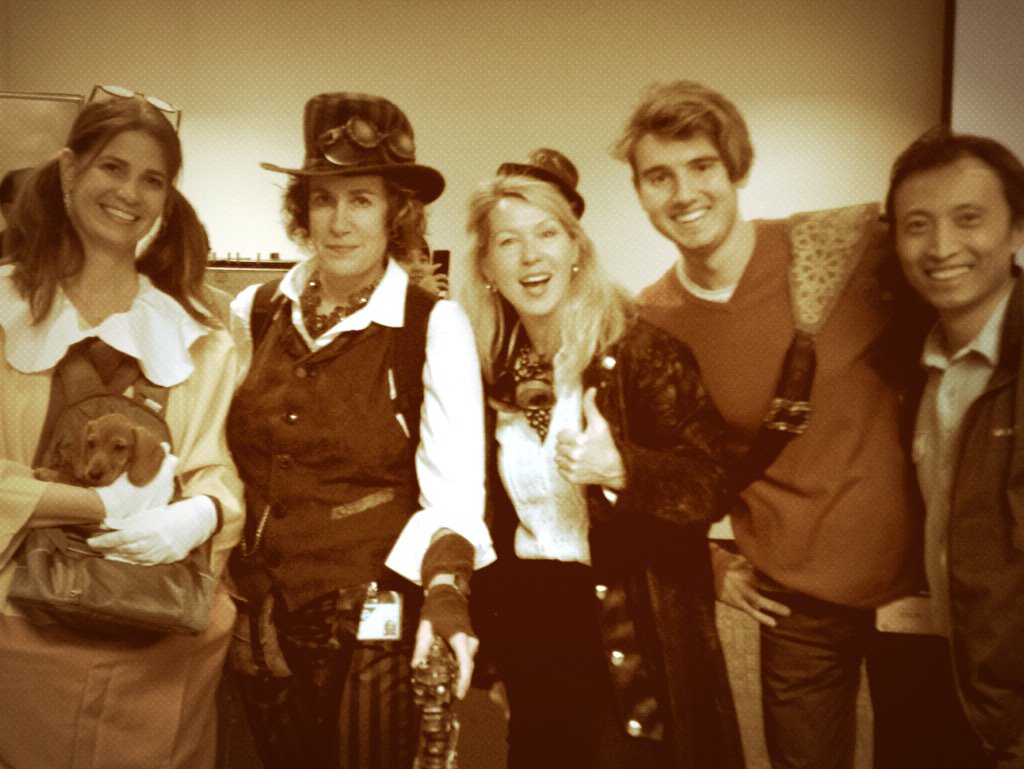 Jenny_Lundbergs's tweet image. Team #saphcp going SteamPunk @SAPsv. Early Halloween fun with @DearbornJenny