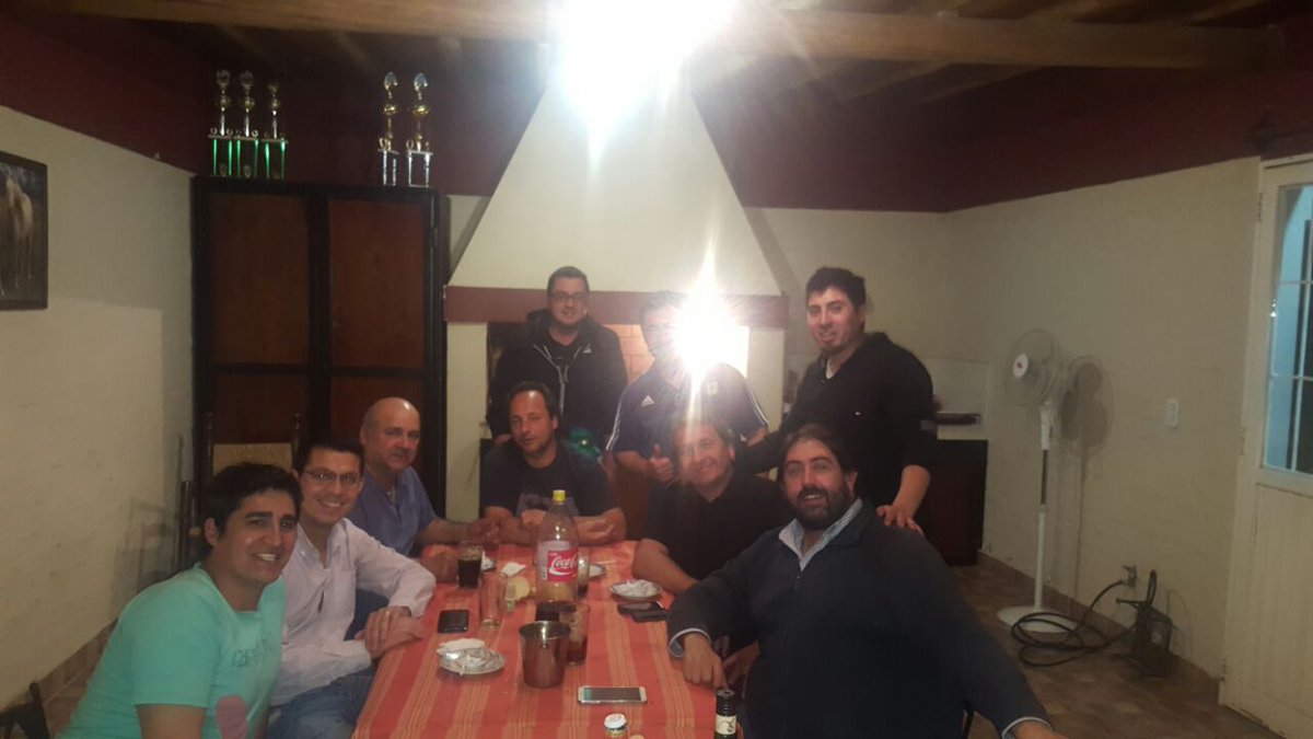 duilio_pezzutti's tweet photo. Felicitaciones UV Piccione x el esfuerzo y trabajo que realizan!
Compartimos un lindo momento!!
#Gracias 
@AleBermejoMaipu https://t.co/8uKQGXLZ8Q