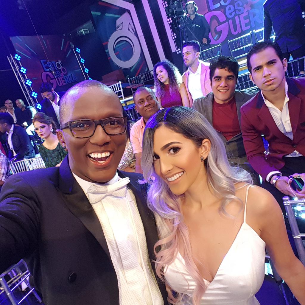 frobinsonpty's tweet photo. Waaaaaaaaooooooooo @katleenlevy vino a dar palo en los #WichiAwards https://t.co/Mle1DMg4Tg