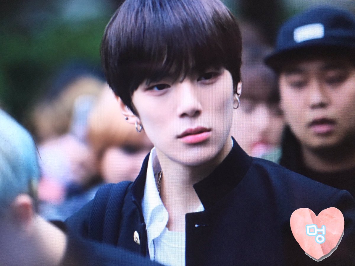 오늘자 학원물 느낌 나는 몬스타엑스 교복 착장 | 인스티즈