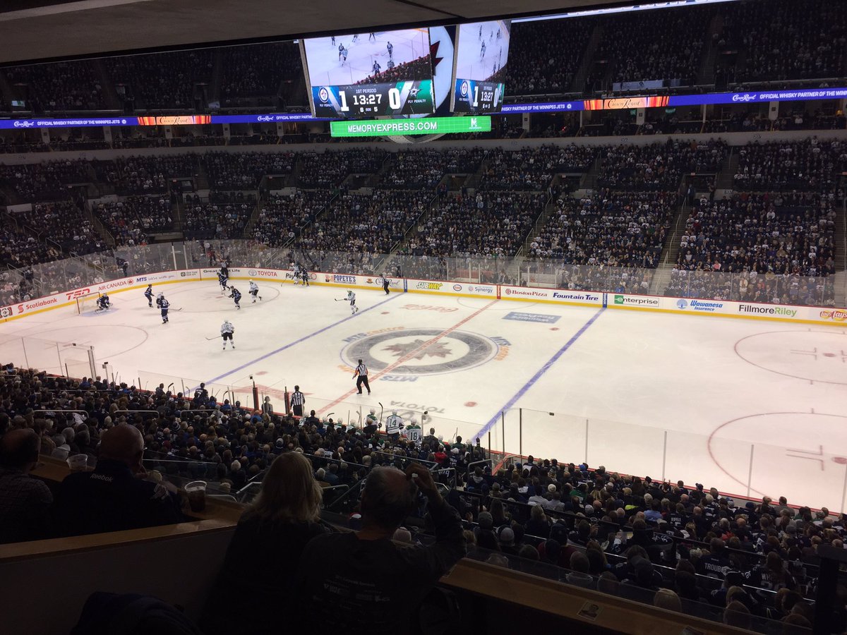 watchashbuild's tweet photo. Watching the @NHLJets at the end of a loooong day-that's what makes #winnipeg great #gennextsum @GenNextWinnipeg https://t.co/crlqsadZlQ