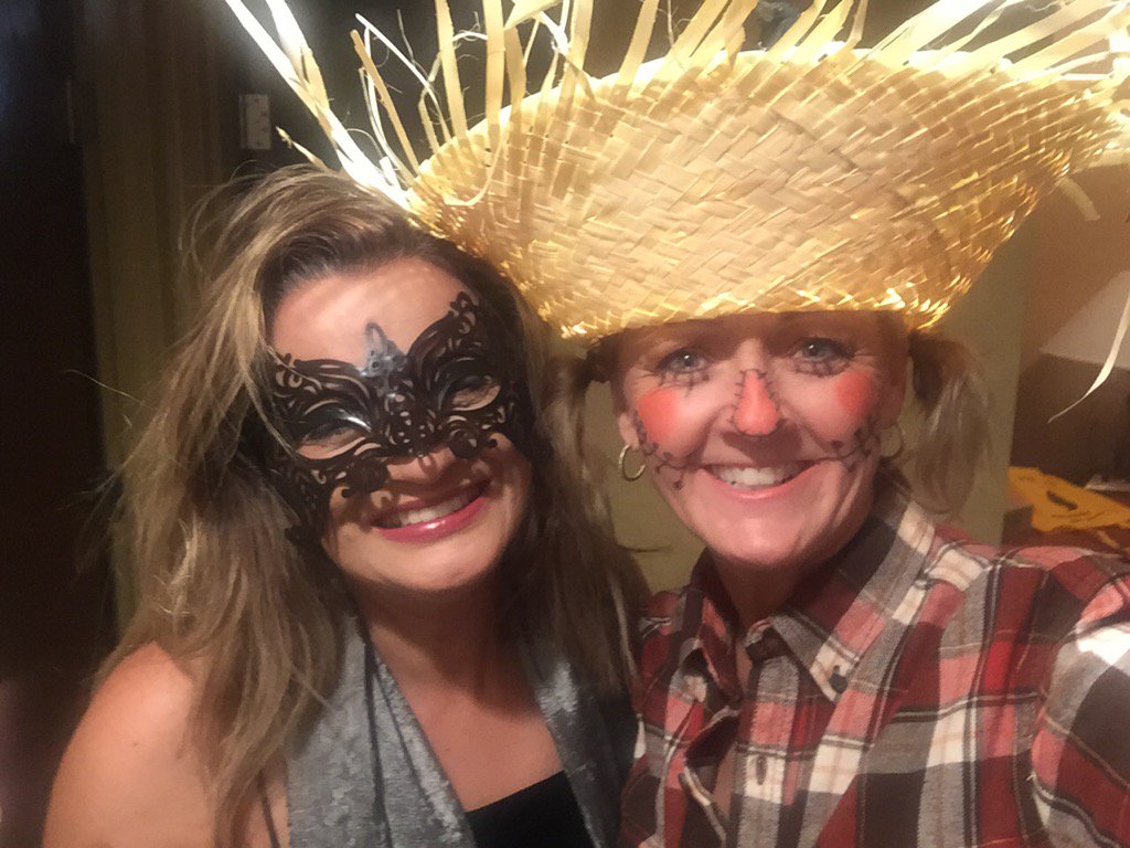 alanahix's tweet photo. Halloween Party with @Readyrosie @ncliteracy @TriumphLearning #ncaceT1 #2016ncace https://t.co/y8nntyQYOT
