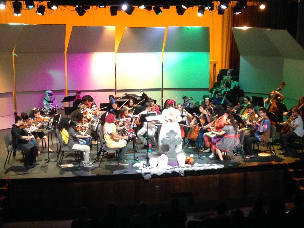 I love the costumes almost as much as I love the music.  Great show <a href="/AtomsOrchestra/">Orchestras of AHS</a>! So many talented musicians! 🎻👏👏