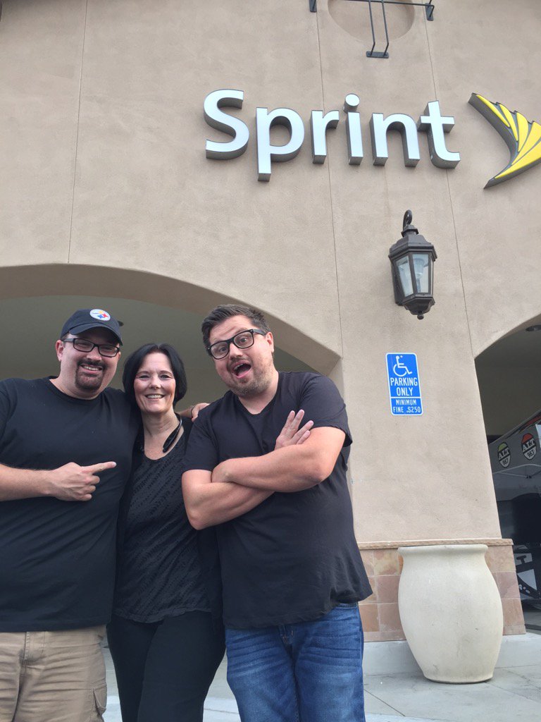 blee01's tweet image. Woody and Menace at Santa Clarita store. #Sprint @TheWoodyShow