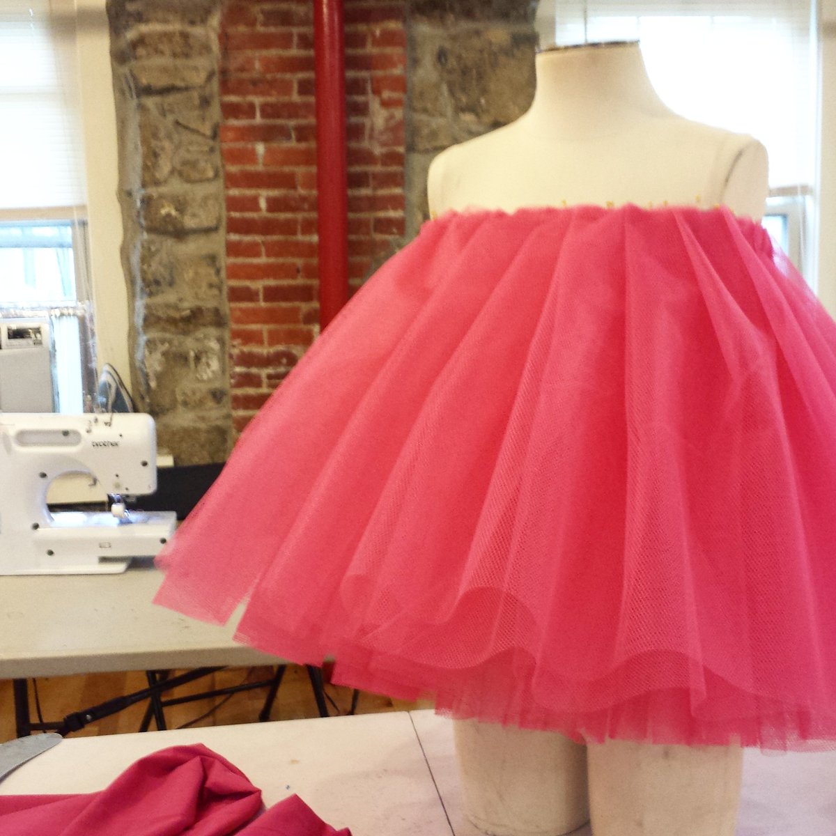 ChaChaNKole's tweet photo. Volume...I prefer #netting over #tulle ... #learntosew #tutu #diytutu #tulleskirt #philly #phillysewingclass https://t.co/q6TPXjHfio