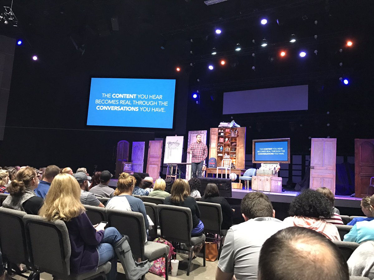 Joel_Wood's tweet image. Listening to the wisdom of @Coachshef at #orangetour