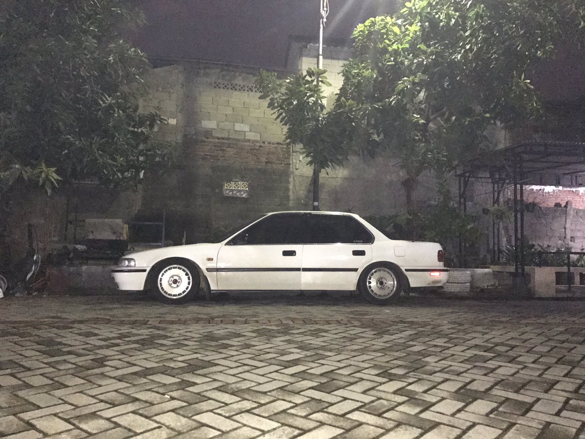 HTangray's tweet photo. Low car not means low life quality.. #Honda #Playground #HMRC #accord https://t.co/Iw8mTXtRgw