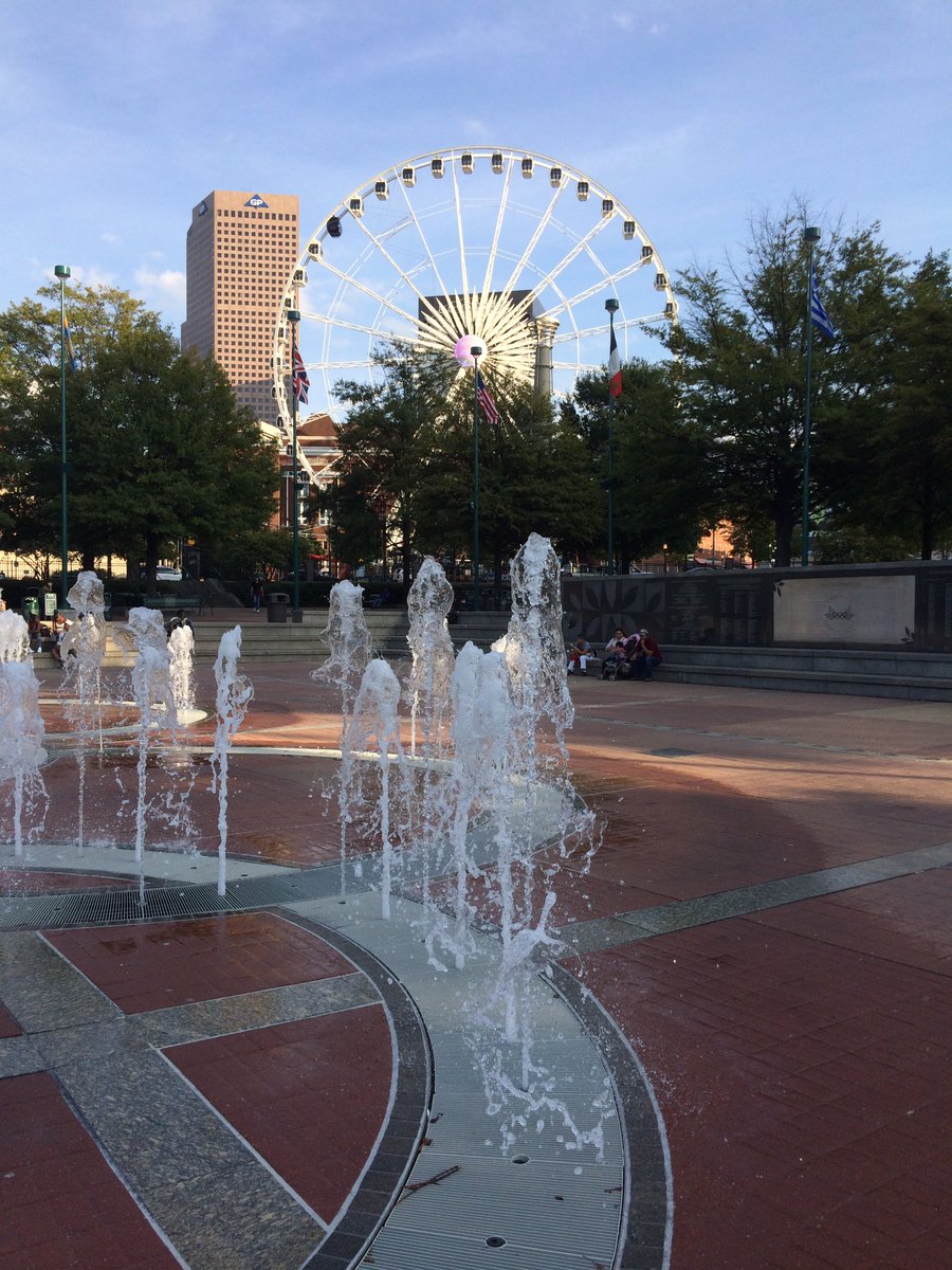 Germaryblog's tweet photo. Hey #atlanta! Did a #walk today. It was quite beautiful. #ferriswheel #fountain #Cmp2016 https://t.co/7S05R47Ffg