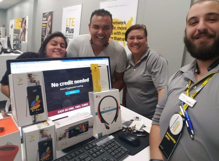 WLdoral's tweet photo. 4new LG stylo2 and progressive business account @WLdoral @SprintLana @SellWithLG https://t.co/D2gNEMIeC2