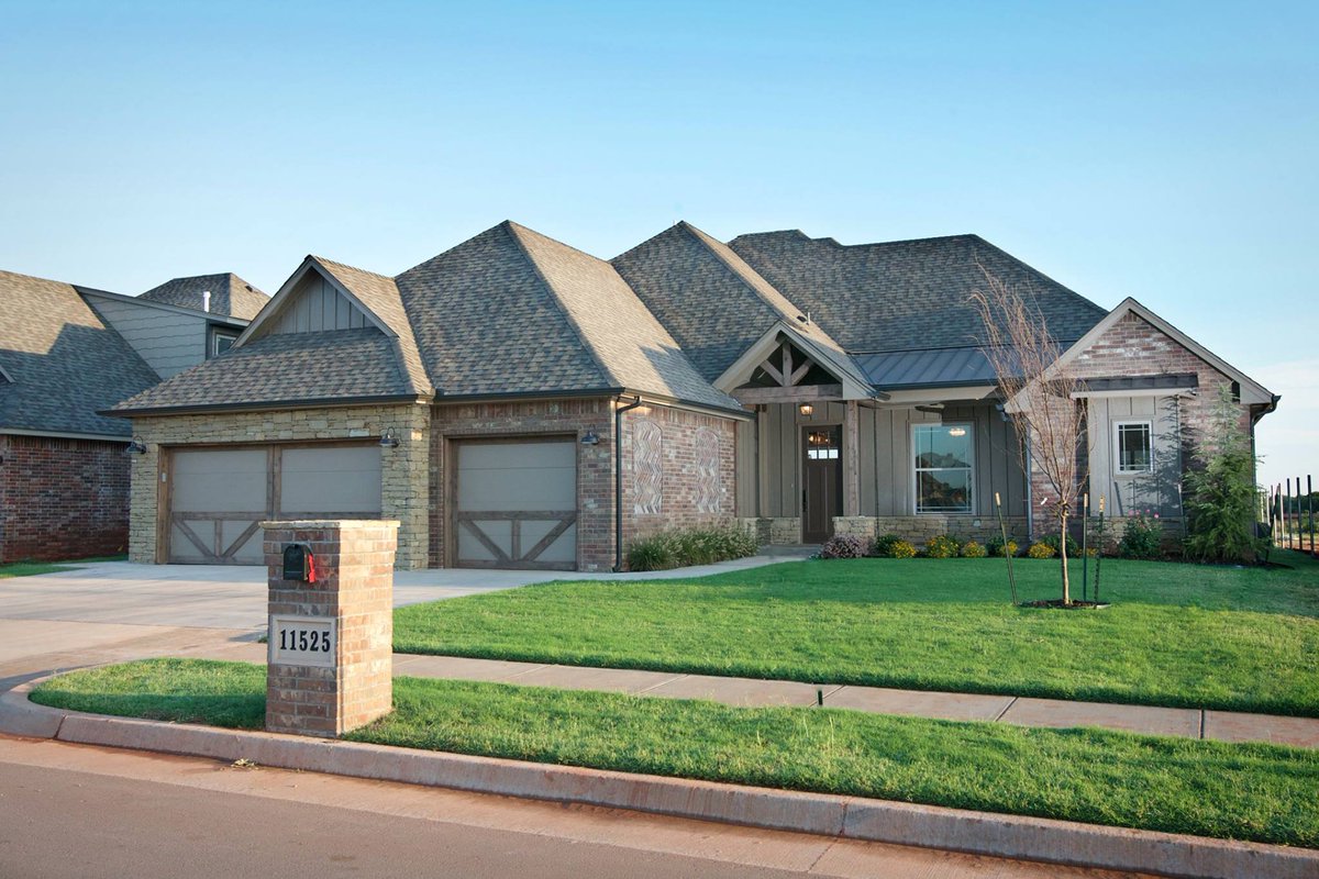 Gilcrafthomes's tweet photo. Are you looking to remodel, build or buy a Craftsman home? Come tour the Gilcraft Model Home tomorrow from 10am-6pm! #custom #weloveremodels https://t.co/BHNkRVxpBi