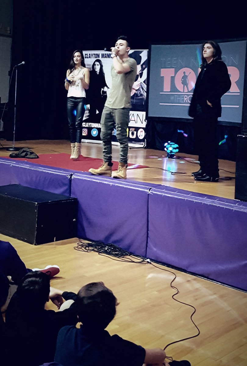 ClaytonMann99's tweet photo. @TheRoyolTour @KatieBelleGA @JRyanMusic @ClaytonMann99 @ABAonline #CallinBatonRouge Thanks #WoodlawnMiddleSchool You lit it up! 🔥🎶🎸✌❤🎵 https://t.co/MincVf9SU3