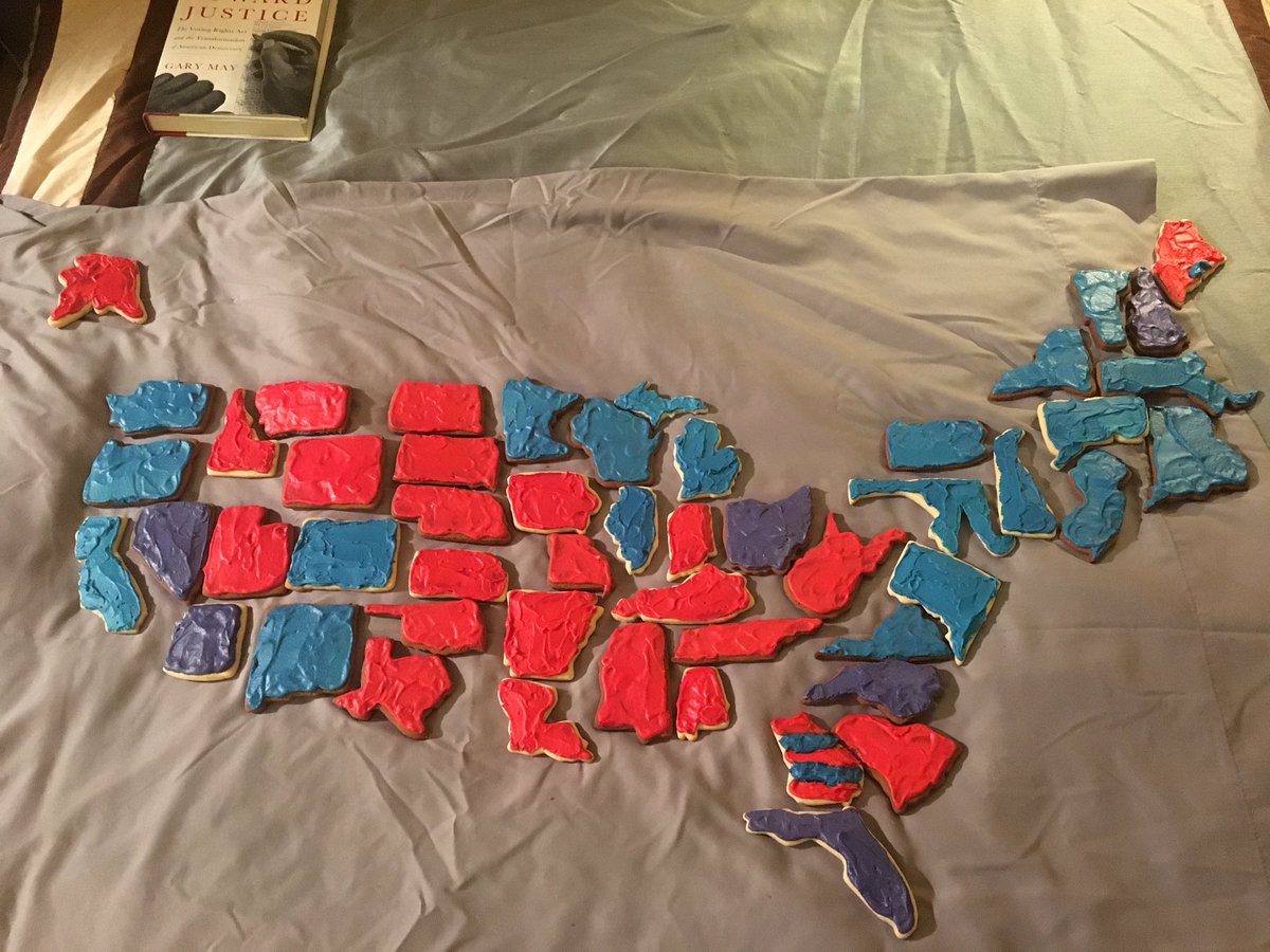 MGMpoppop's tweet photo. @samsanders @asmamk @tjamsbaugh @NPRrelving A sweet gingerbread, sugar, &amp; Lemon cookie electoral map. https://t.co/Xh5illDm7B