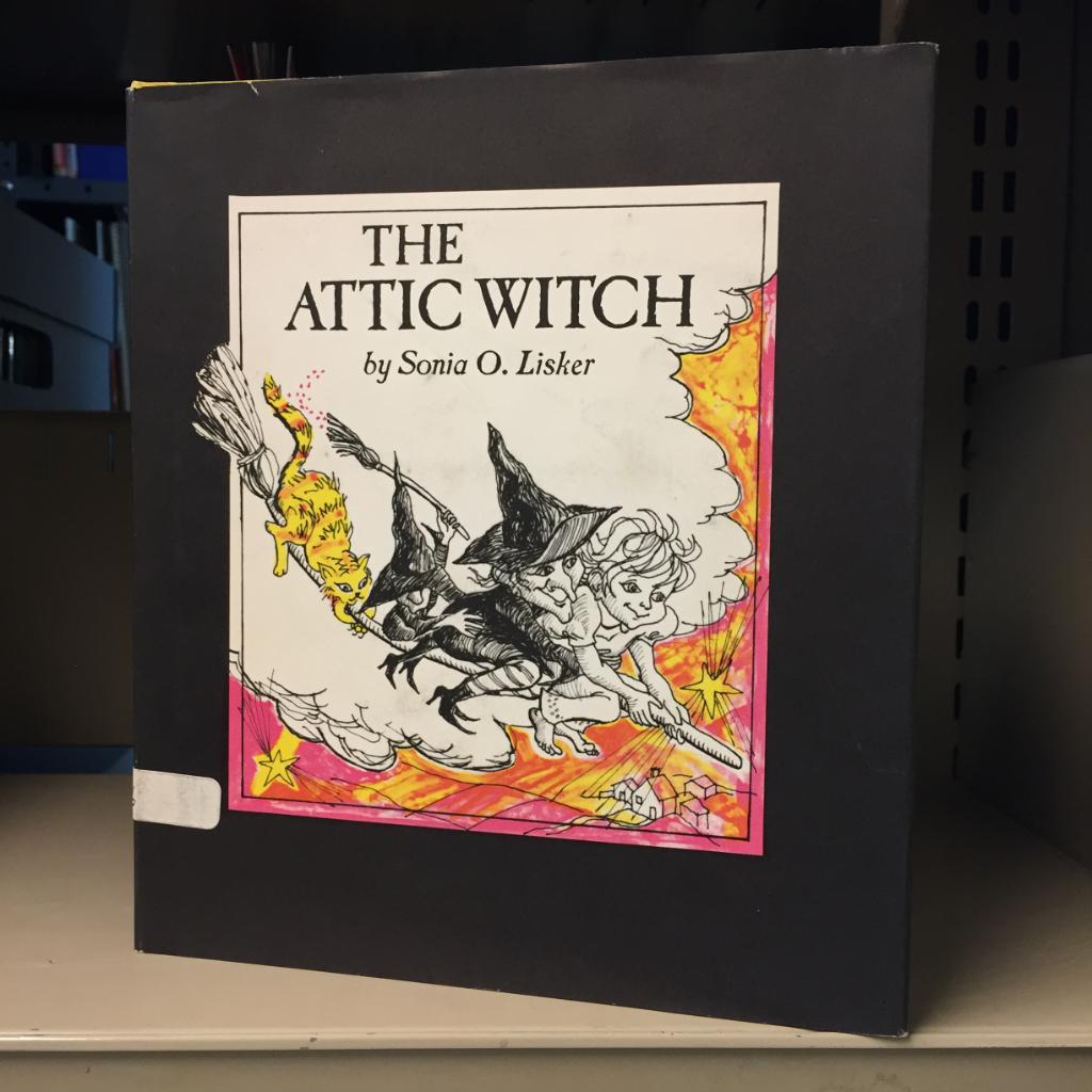 It's a special #Halloween edition of #ThrowbackThursday featuring some vintage scary books from our Archive! bit.ly/2e0C9hT #tbt