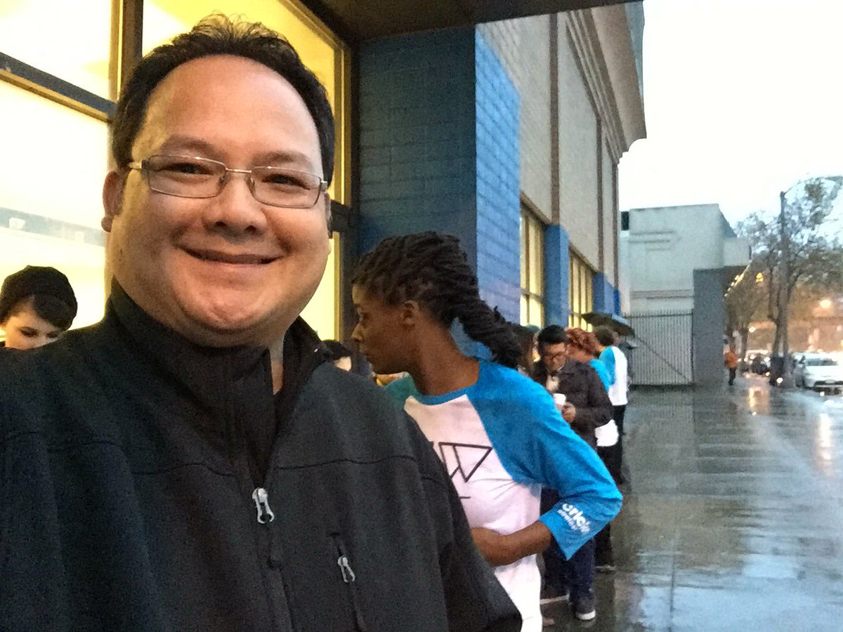 3xXxUrOUT's tweet photo. On queue for @officialkaleo & @thatgirlbishop at @FillmoreSF #instantfan #nevermindthe🌧 https://t.co/JB0cV1tcY4