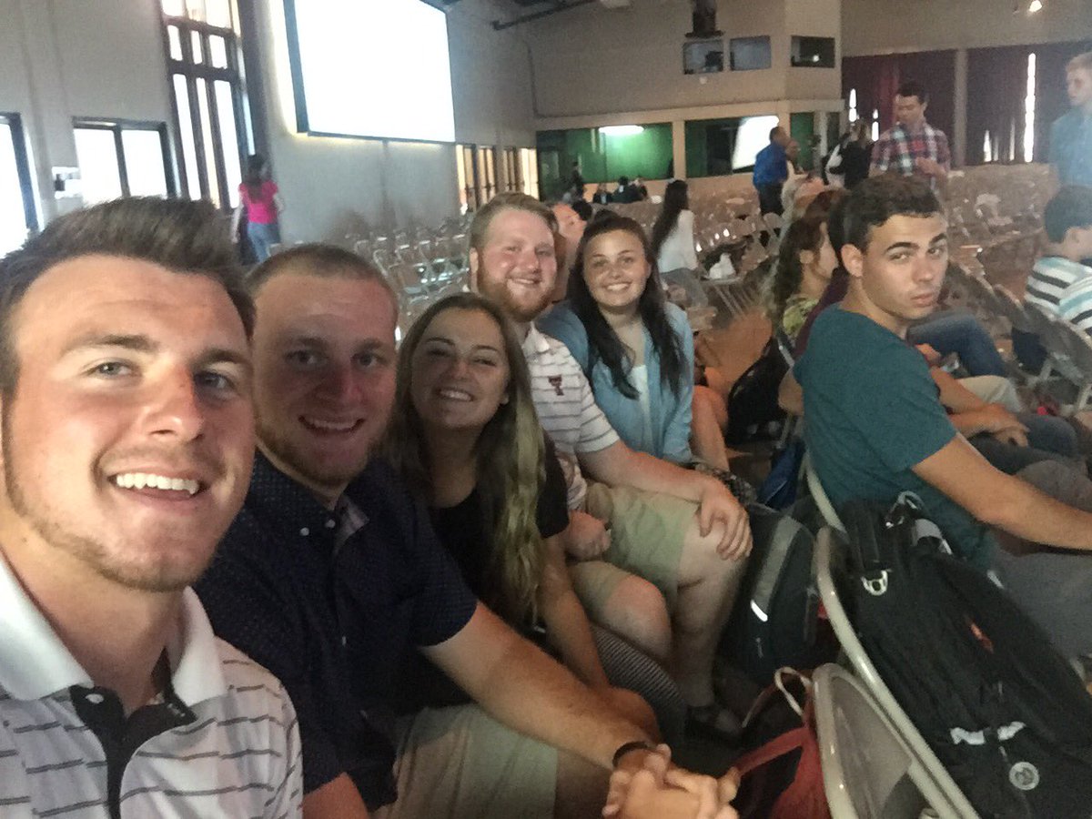 CassidyAnn3's tweet photo. Wishin we were all going back 😩 miss being with you all everyday @jessedgore @emma_grace15 @M_led_ford @Kody_Dowell https://t.co/B31h6U3I8S