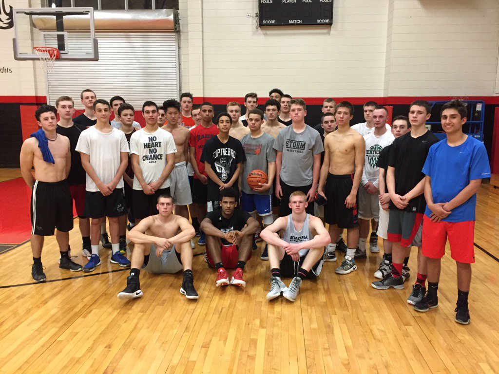 FennisDembo87's tweet photo. Another great night of real skill development with the HS Fall Training guys. Held accountable & got better #TheBST https://t.co/3h4vP5ub7Z