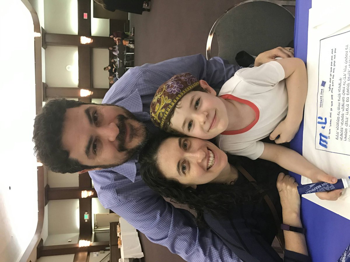 VBSDaySchool's tweet photo. Kindergarten and their parents enjoying decorating pillow cases together at Making Bedtime Jewish. https://t.co/2lVVyVyB89
