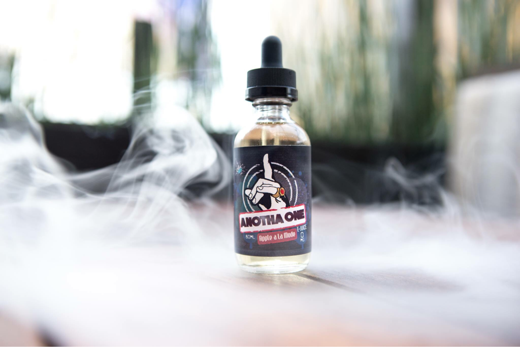 AnothaOneEJuice's tweet photo. Our Apple a la Mode is smokin' hot! https://t.co/wUH5UNHnbt