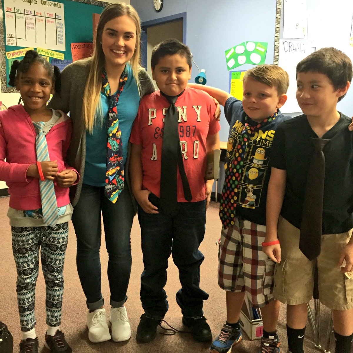 ms_shiflett's tweet photo. We are TIED together to stand up against Drugs! #redribbonweek https://t.co/Zw3L5Yqysn