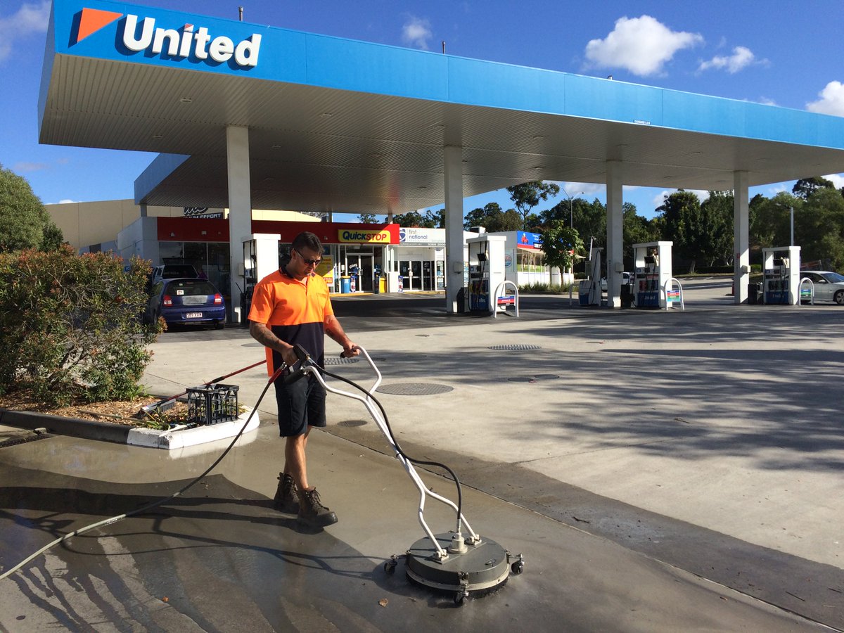 brpressureclean's tweet photo. #Brisbane high pressure #cleaningservice @UnitedPetroleum in Springfield. Scheduled #Commercial #maintenance #carwash #water #petroleum https://t.co/2UdZxe63gS