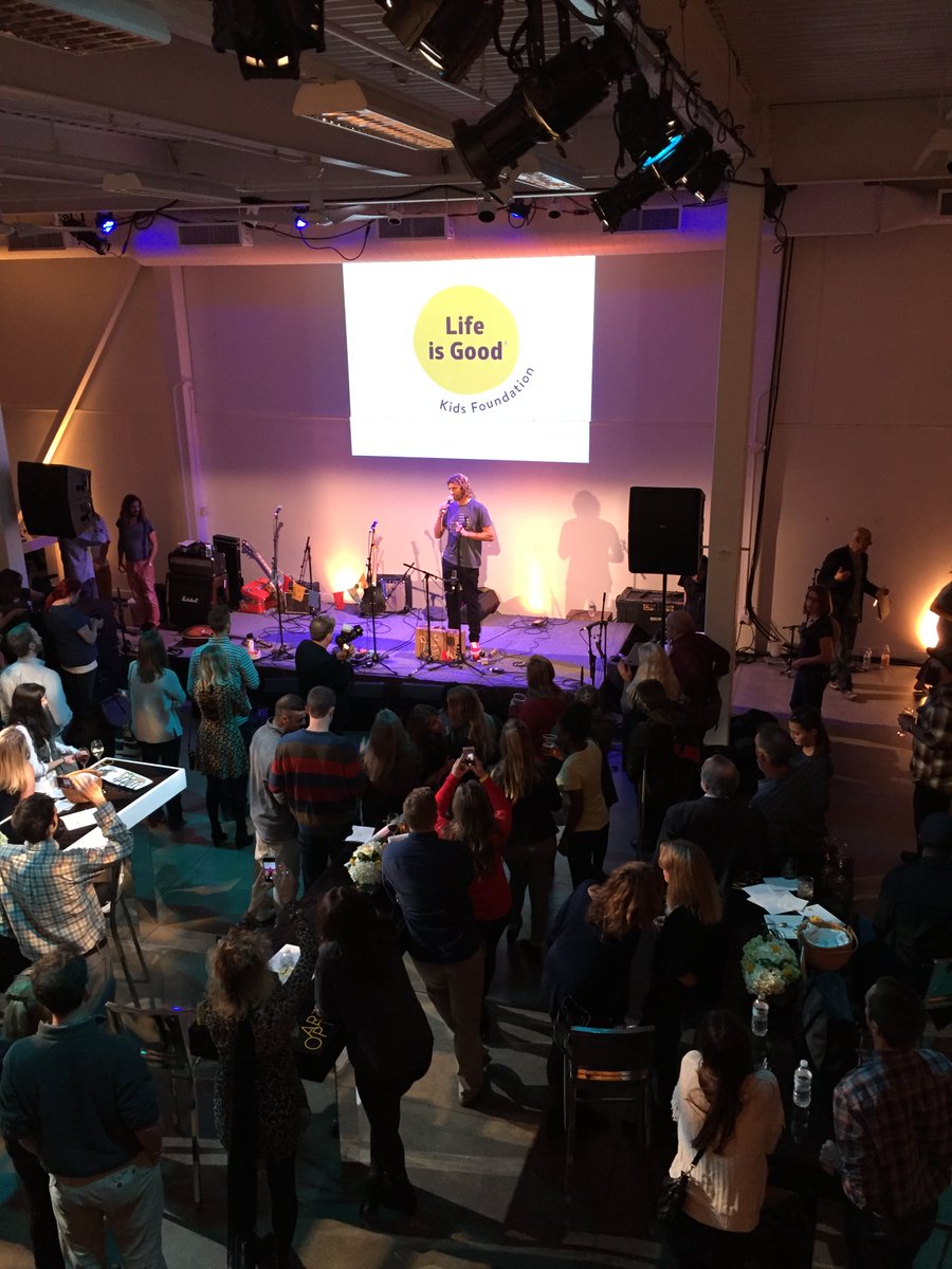 Lifeisgood's tweet photo. Thank you @Cisco for helping @LifeisGood Kids Foundation #DoWhatYouLove #optimism16 https://t.co/JMpk4F7367