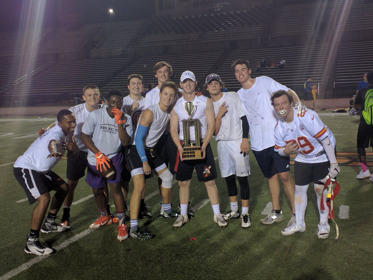 HHS_Intramurals's tweet photo. Your 2016 Intramural Bowl Champions @808s_Football. Completes the season 10-0. #IBC16 https://t.co/YDb7TyNcTs