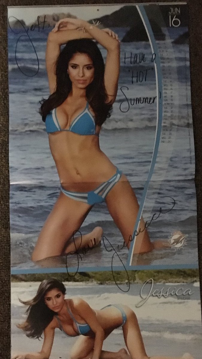 Just got my calendar back from @MDC_Alison & wanted to thank the other ladies she got to sign my calendar. Thanks @MDC_JessicaC  😀😀