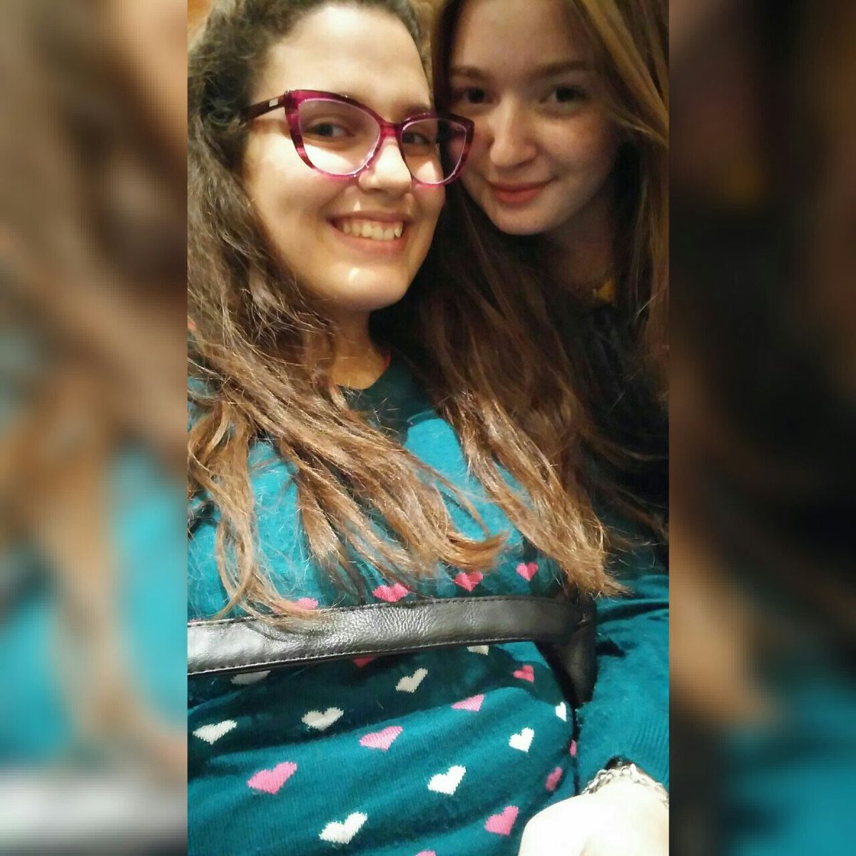 xTheOnlyQueenx's tweet photo. Y después de un año de charlas nocturnas, consejos, de tantos secretos compartidos, al fín llegó el día. 
 La primera de muchas. https://t.co/GTyp5uTb7R
