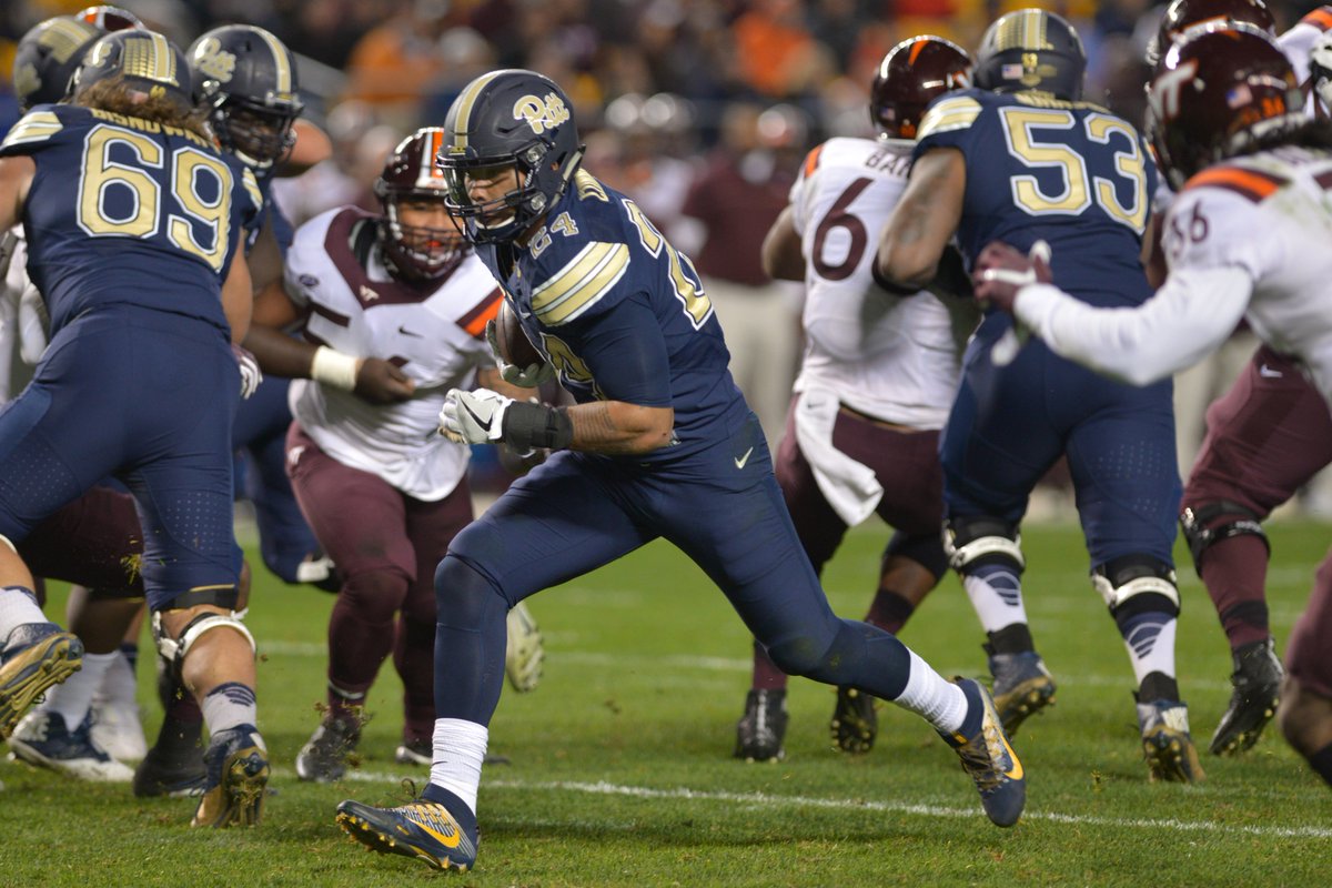theodschwarz's tweet photo. Photos from tonight's 39-36 loss to Virginia Tech. @ThePittNews https://t.co/K1lJxQRBGI
