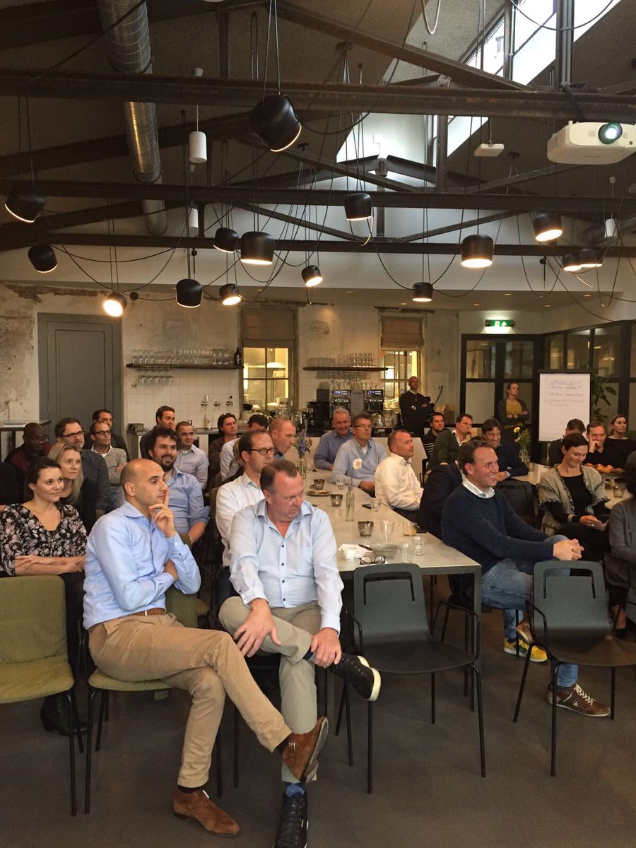 MashaKddn's tweet photo. Trots op goede Customer Intimacy #dtg teamsessie @cafeloetje garage https://t.co/VUeaVw9NaT