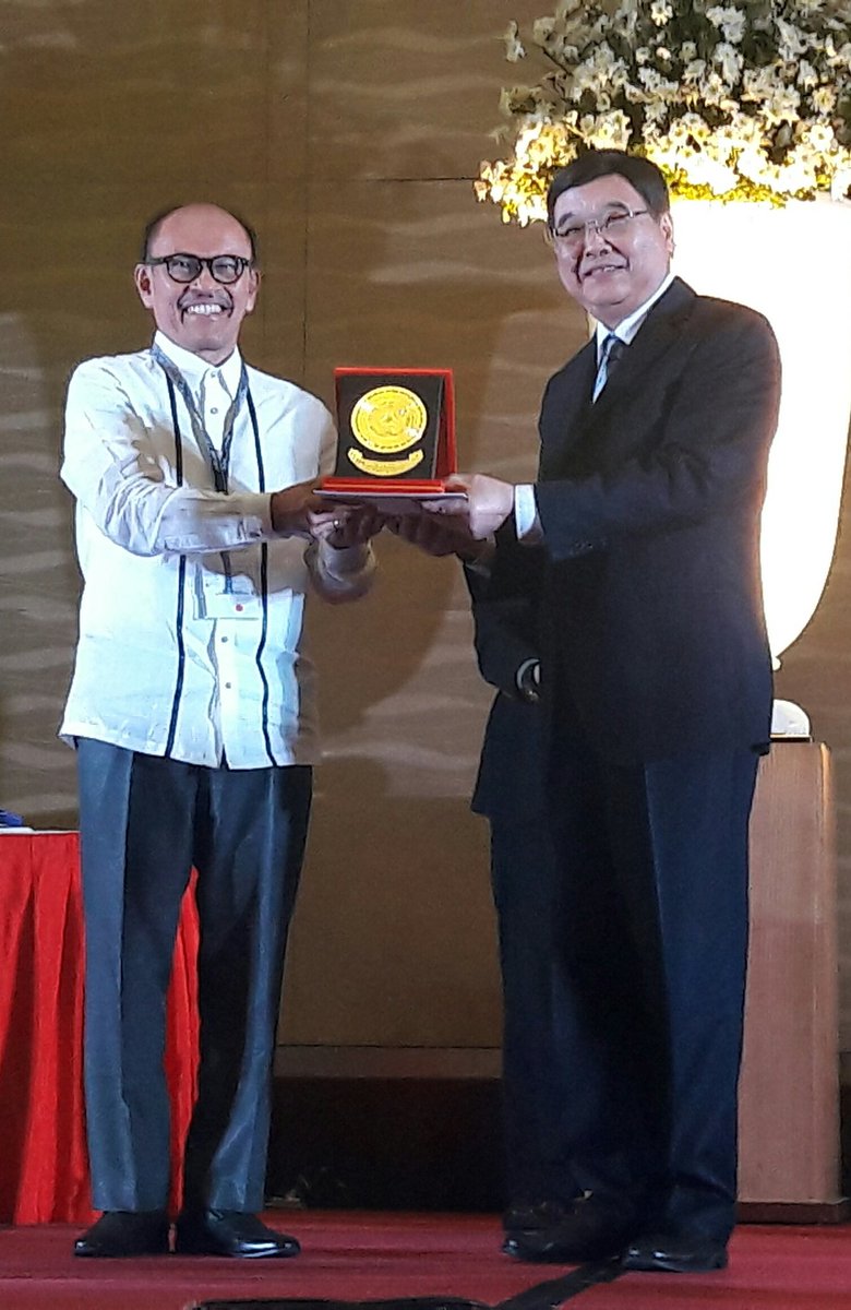 AAOU2016's tweet photo. Gold and silver best paper awardees of #AAOU2016 Congratulations! https://t.co/jyfPQUMVrp