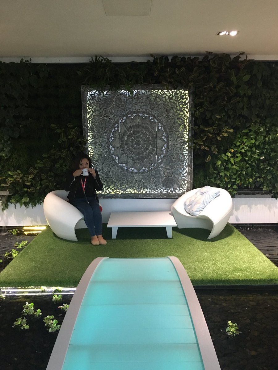 We're at <a href="/OMG_GirlsinTech/">OMG! Girls in Tech</a> at <a href="/UKFast/">UKFast</a>. What an #inspiring space  #omggirlsintech