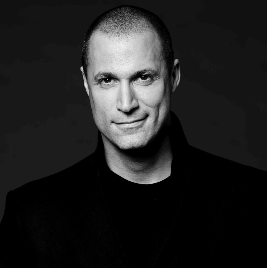 DIARYdirectory's tweet photo. PRAI Beauty announces Nigel Barker as Global Creative Director https://t.co/B54MMyd5Sv @PRAIBeautyUK @NigelBarker https://t.co/Dgn1tEbuFY