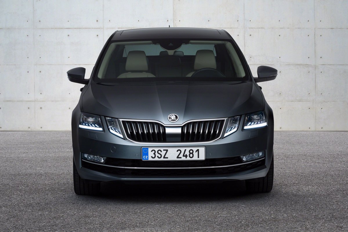 Skoda reveals facelifted Octavia with neater front end and updated tech - on sale in Feb fleetnews.co.uk/news/manufactu…